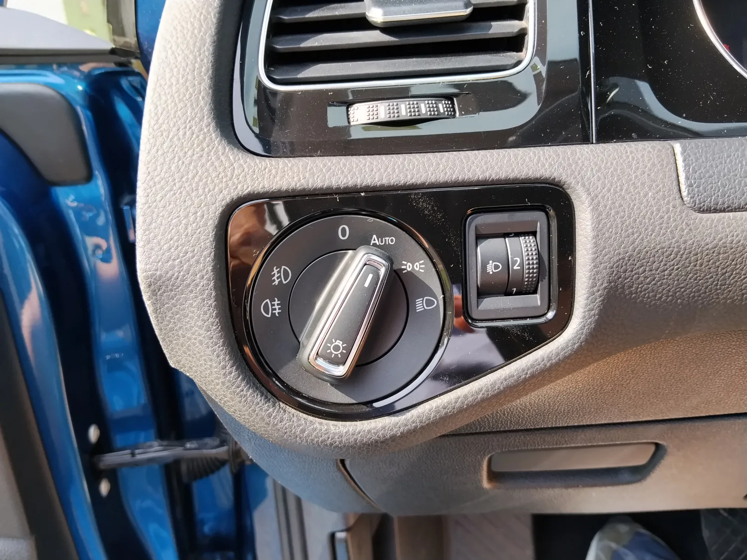 avv-volkswagen-golf-venda-8fd1e49-imagem-018