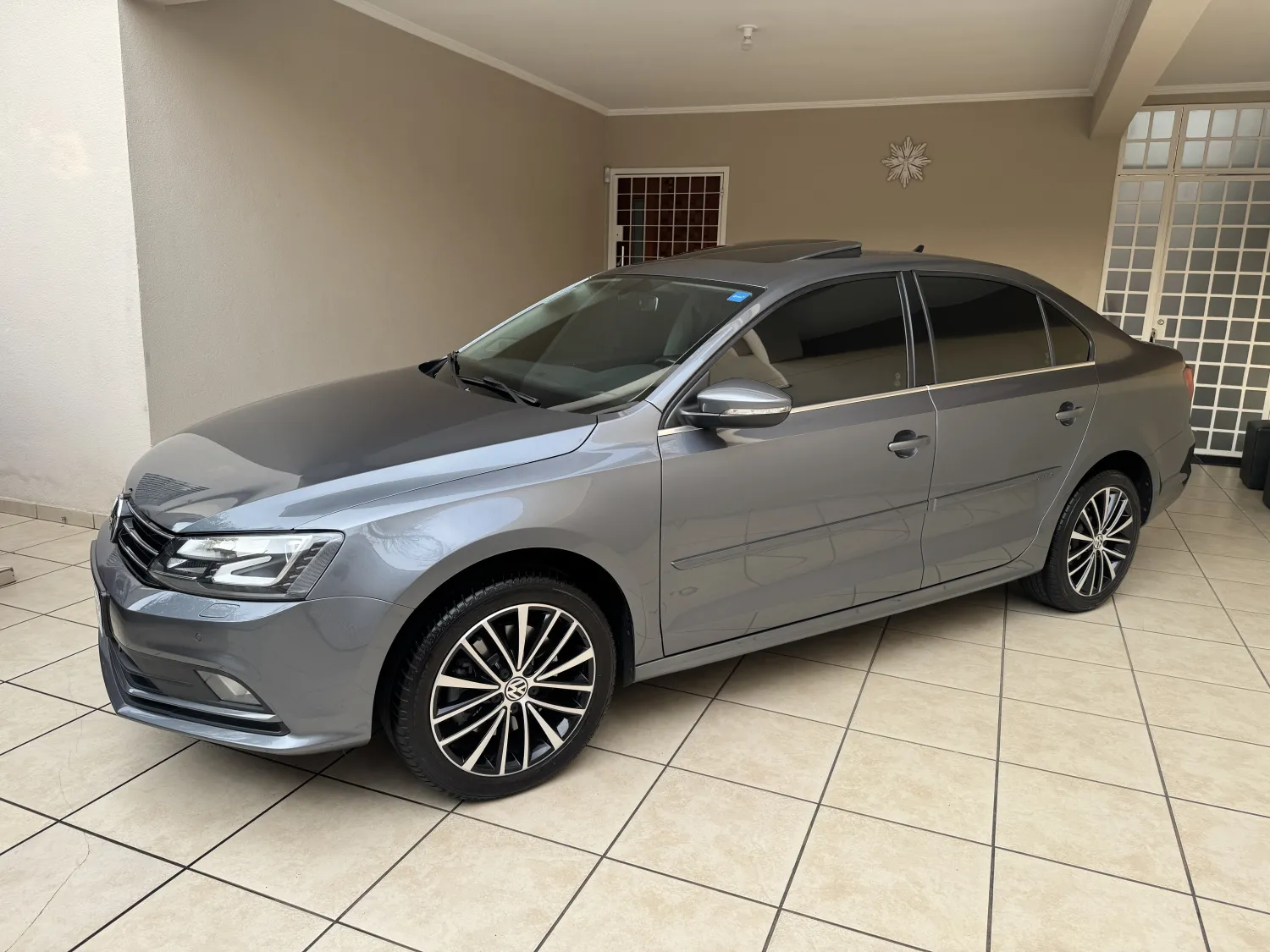 avv-volkswagen-jetta-venda-0b83e45-imagem-002