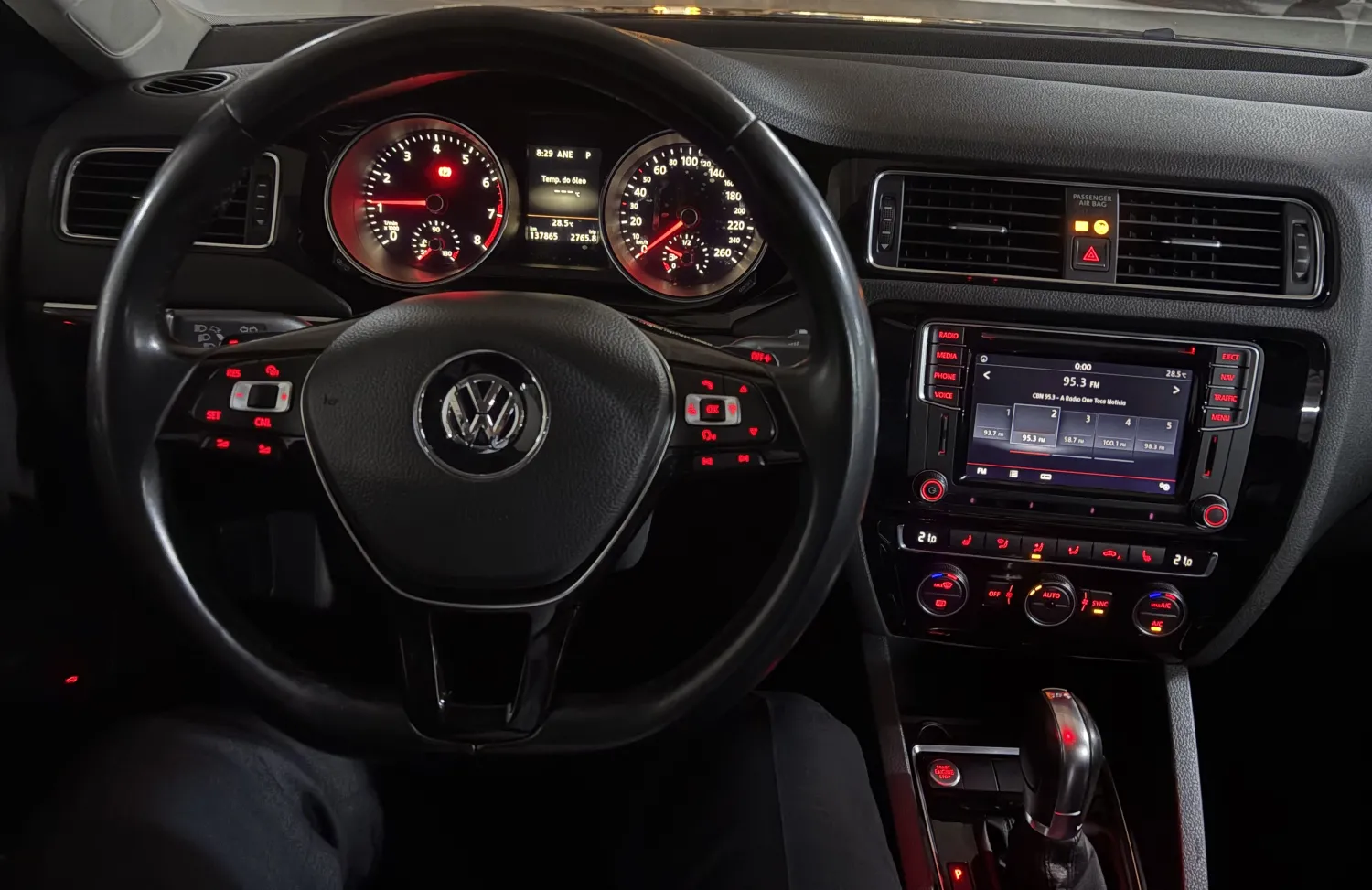 avv-volkswagen-jetta-venda-560f852-imagem-010