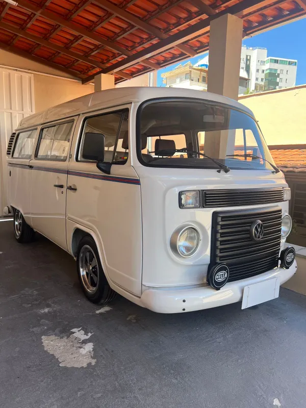 Kombi - Foto #3 do anúncio à venda de Carro clássico