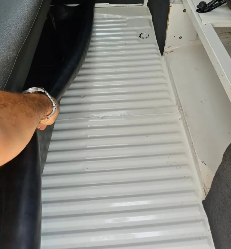 Kombi - Foto #18 do anúncio à venda de Carro clássico