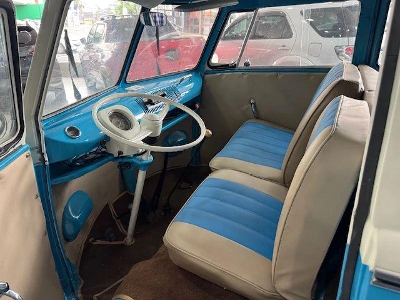 Kombi - Foto #5 do anúncio à venda de Carro clássico