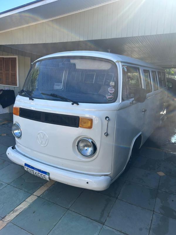 Kombi - Foto #2 do anúncio à venda de Carro clássico