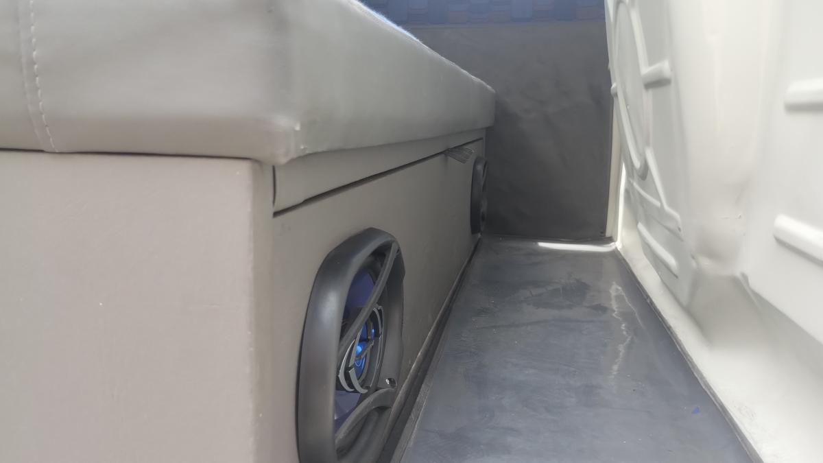 Kombi - Foto #12 do anúncio à venda de Carro clássico