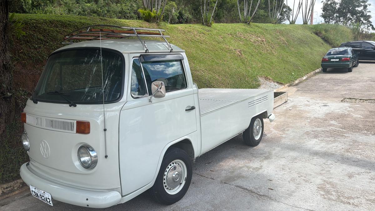 Kombi - Foto #3 do anúncio à venda de Carro clássico