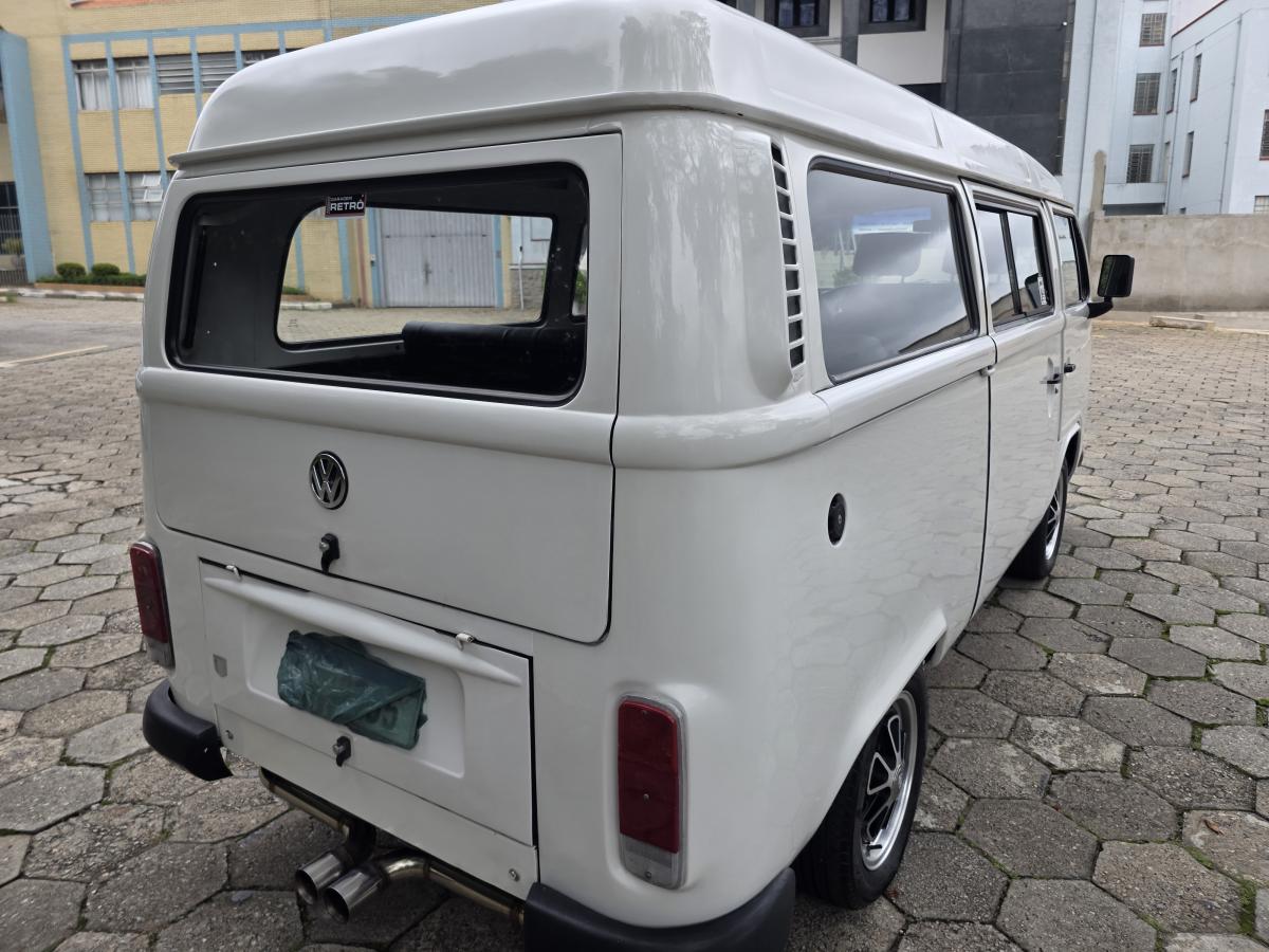 Kombi - Foto #4 do anúncio à venda de Carro clássico