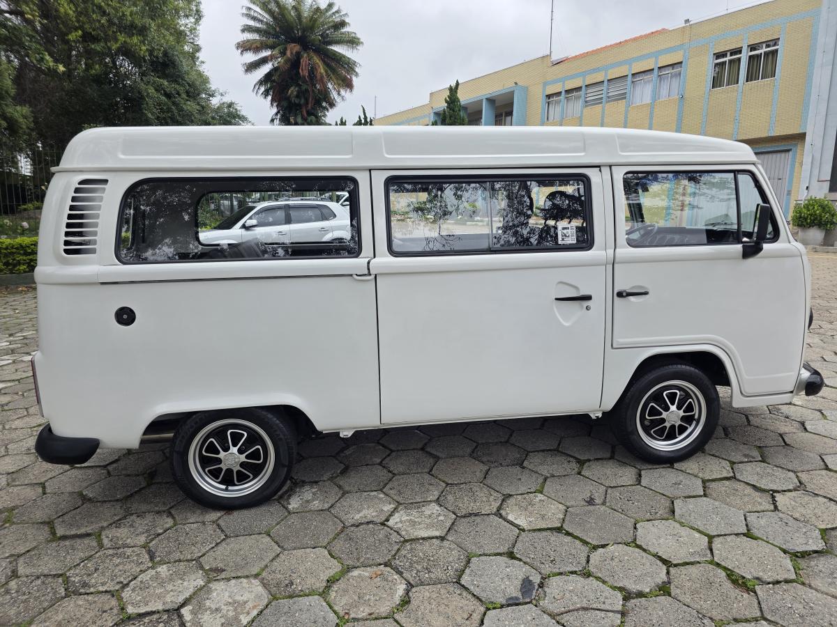 Kombi - Foto #7 do anúncio à venda de Carro clássico