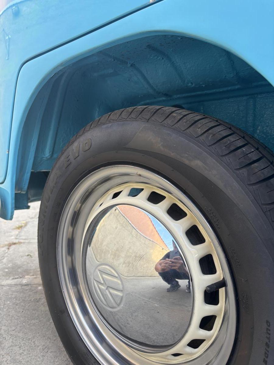 Kombi - Foto #3 do anúncio à venda de Carro clássico