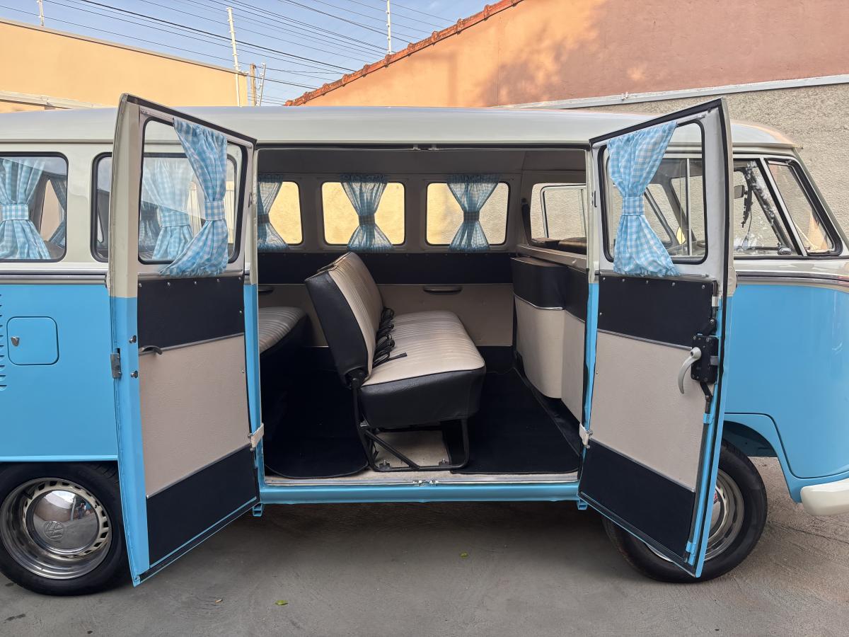 Kombi - Foto #17 do anúncio à venda de Carro clássico