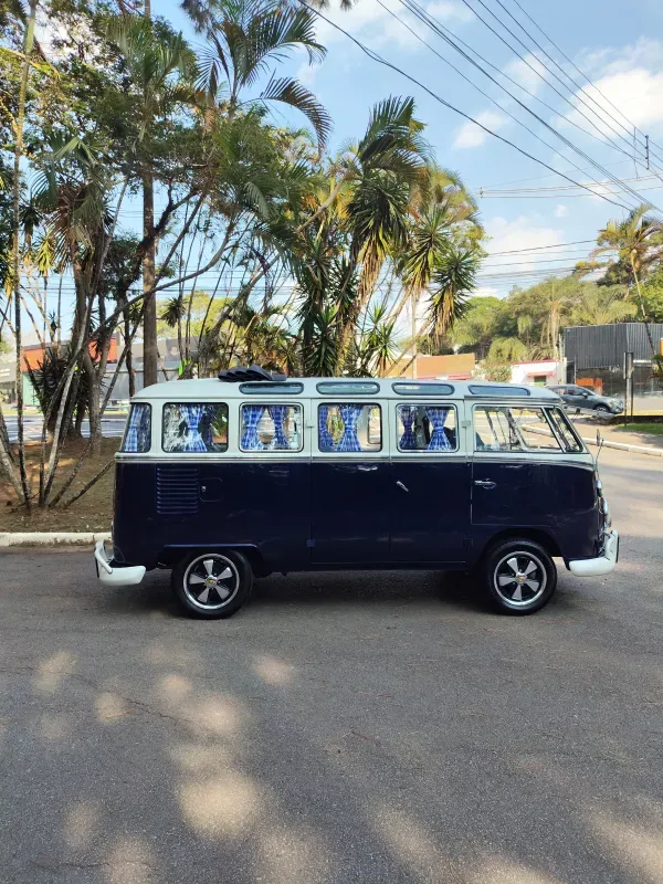 Kombi - Foto #2 do anúncio à venda de Carro clássico