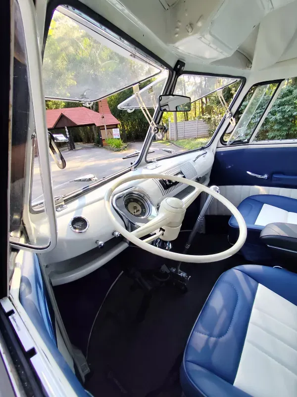 Kombi - Foto #5 do anúncio à venda de Carro clássico