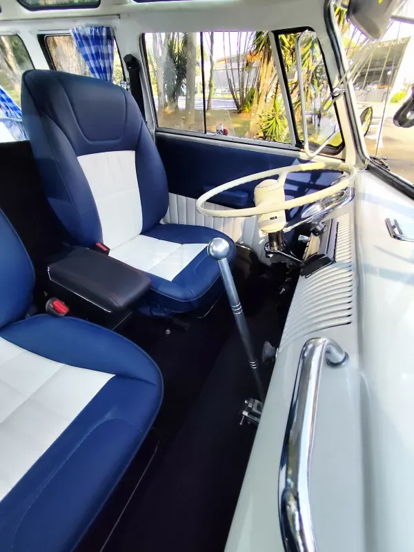 Kombi - Foto #6 do anúncio à venda de Carro clássico