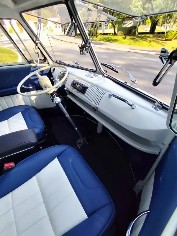 Kombi - Foto #11 do anúncio à venda de Carro clássico