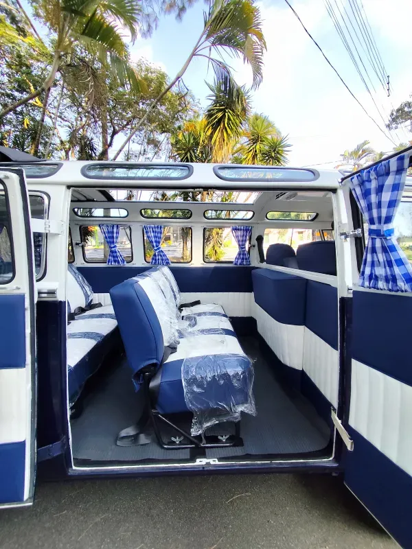 Kombi - Foto #12 do anúncio à venda de Carro clássico