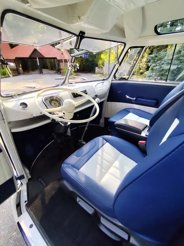 Kombi - Foto #15 do anúncio à venda de Carro clássico