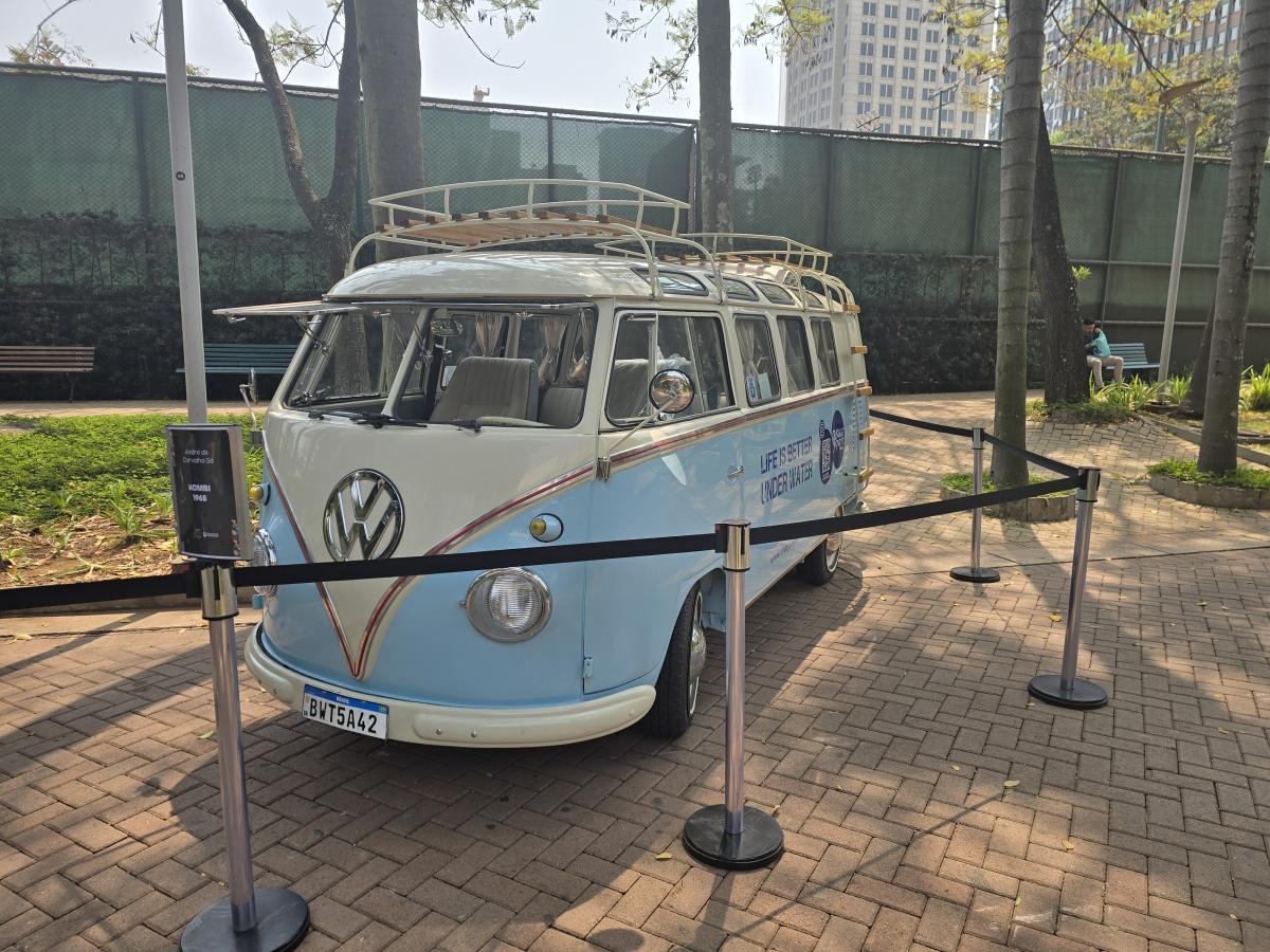 Kombi - Foto #4 do anúncio à venda de Carro clássico
