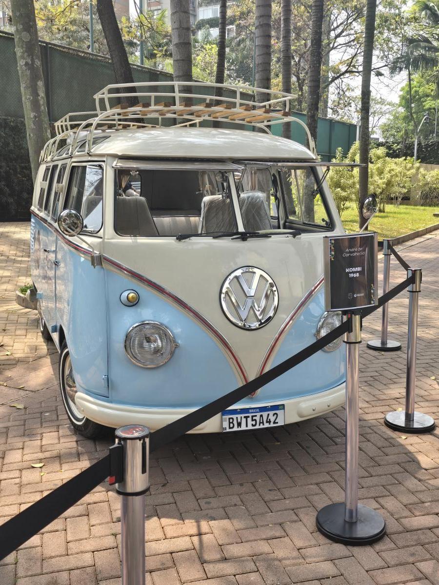 Kombi - Foto #14 do anúncio à venda de Carro clássico