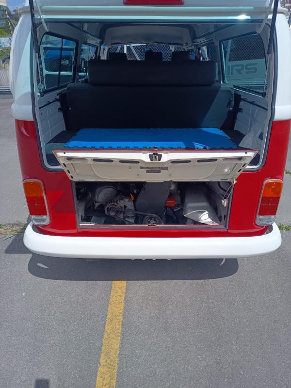 Kombi - Foto #4 do anúncio à venda de Carro clássico