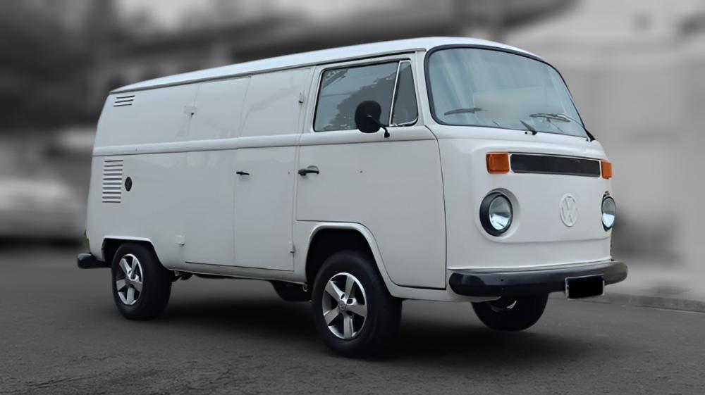 Kombi - Foto #3 do anúncio à venda de Carro clássico