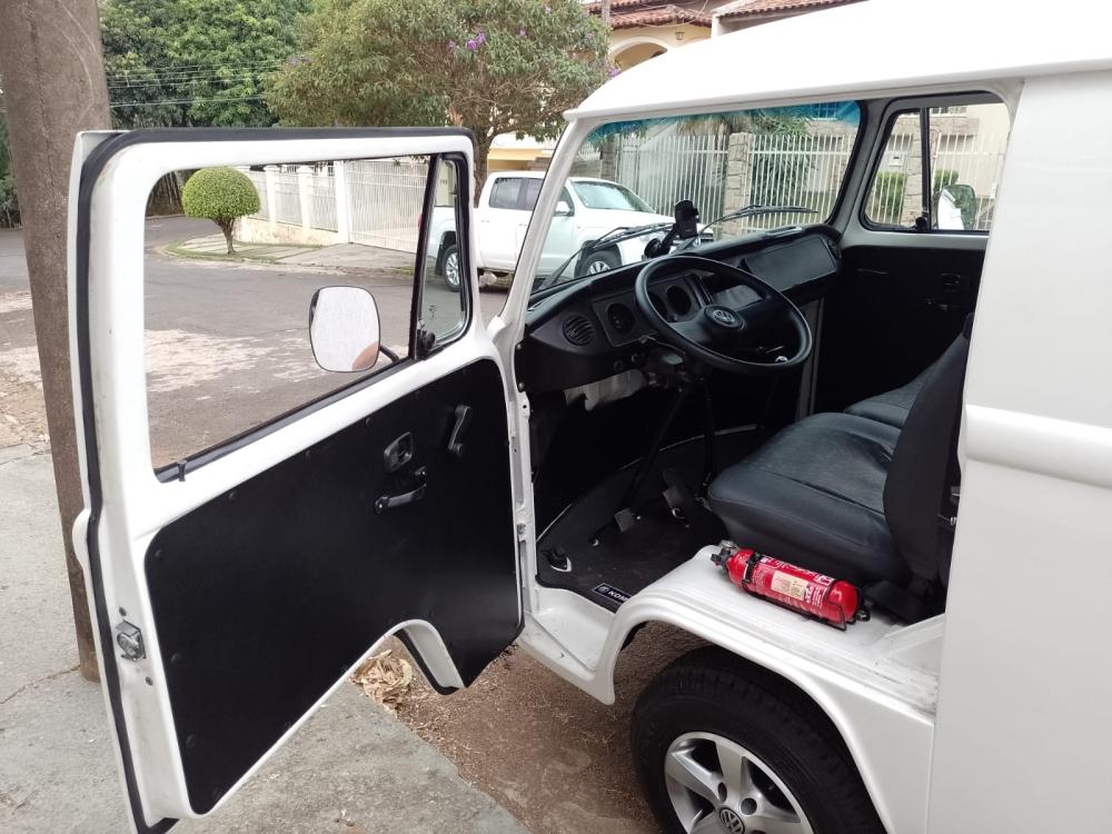 Kombi - Foto #12 do anúncio à venda de Carro clássico