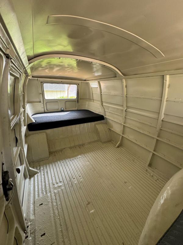 Kombi - Foto #5 do anúncio à venda de Carro clássico