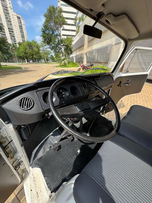 Kombi - Foto #9 do anúncio à venda de Carro clássico