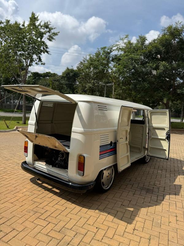 Kombi - Foto #20 do anúncio à venda de Carro clássico