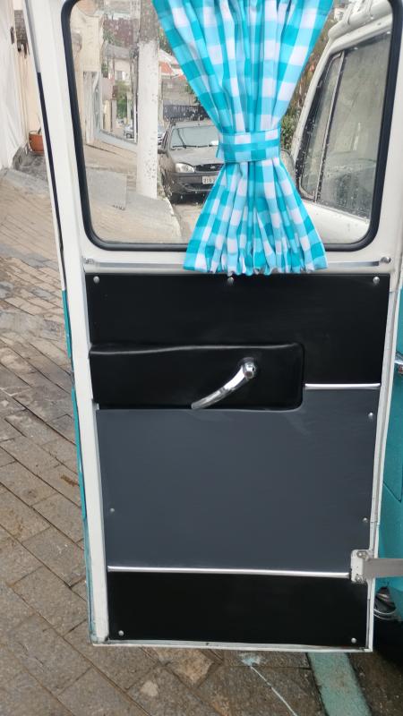 Kombi - Foto #18 do anúncio à venda de Carro clássico
