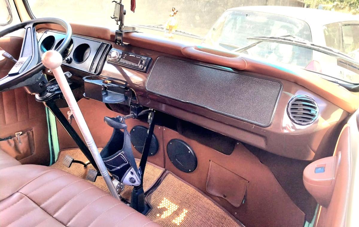 Kombi - Foto #12 do anúncio à venda de Carro clássico