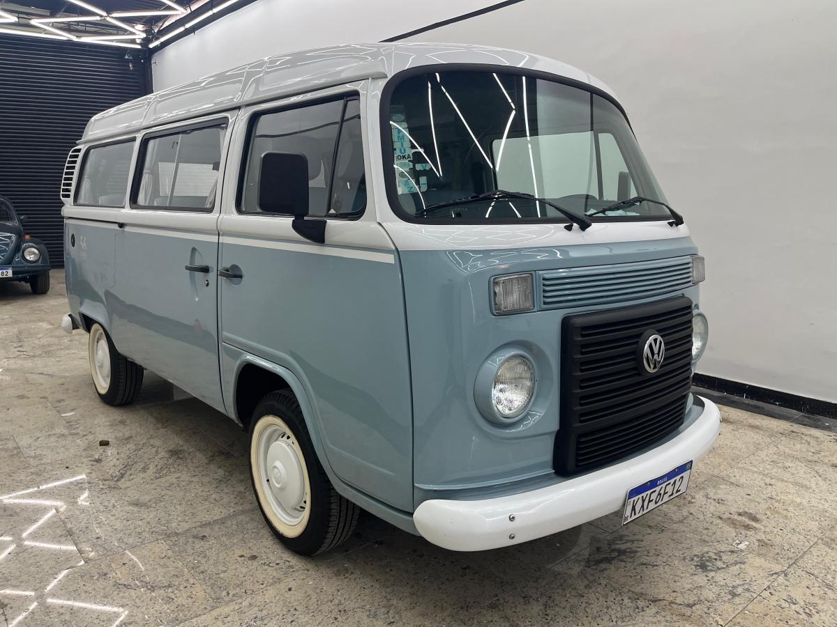 Kombi - Foto #2 do anúncio à venda de Carro clássico