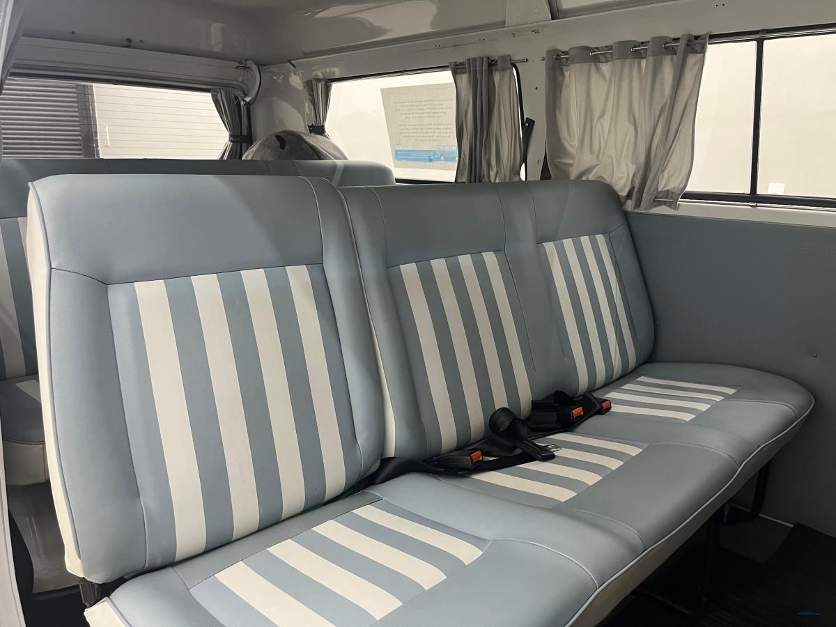 Kombi - Foto #11 do anúncio à venda de Carro clássico