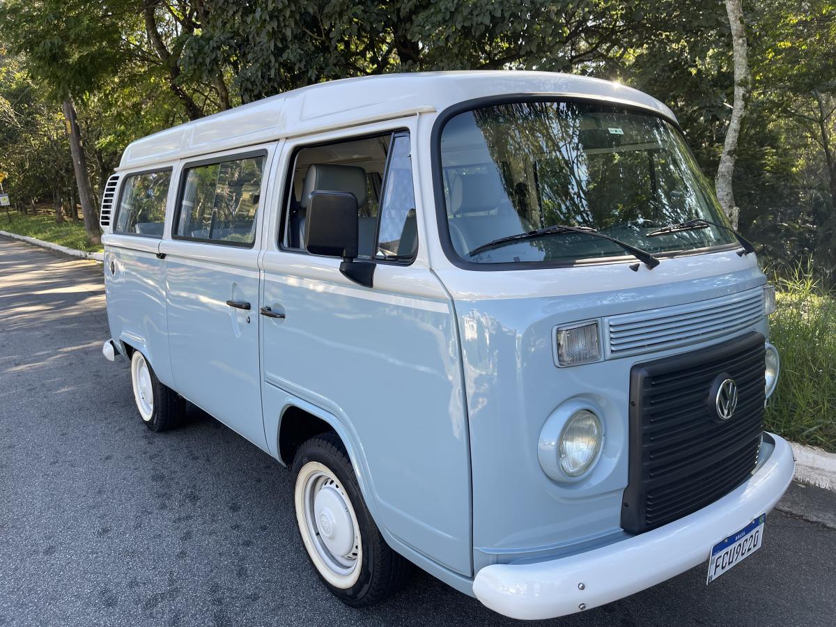 Kombi - Foto #2 do anúncio à venda de Carro clássico