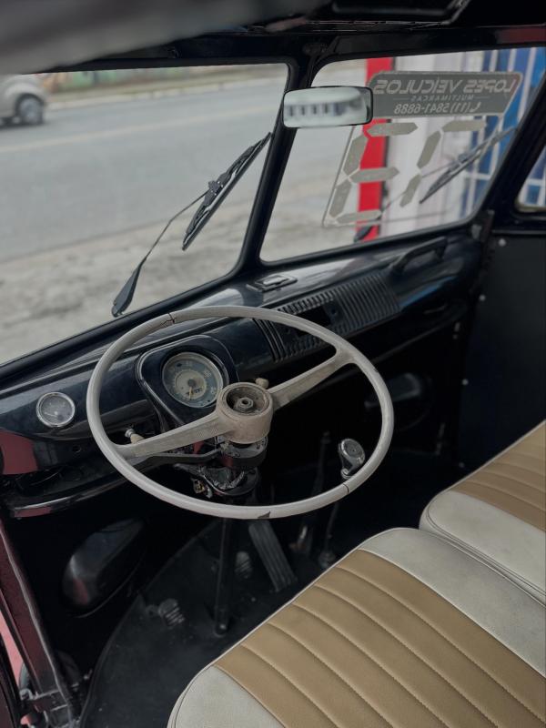 Kombi - Foto #2 do anúncio à venda de Carro clássico