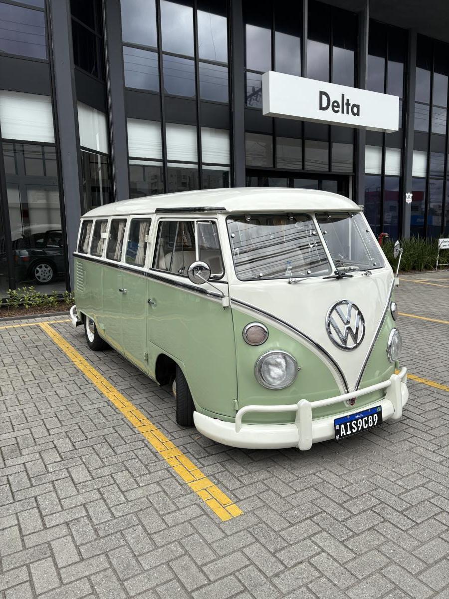 Kombi - Foto #4 do anúncio à venda de Carro clássico