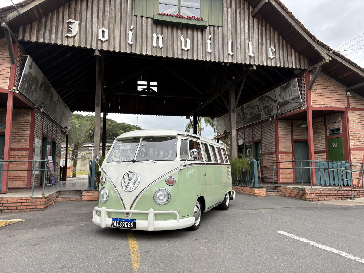 Kombi - Foto #11 do anúncio à venda de Carro clássico