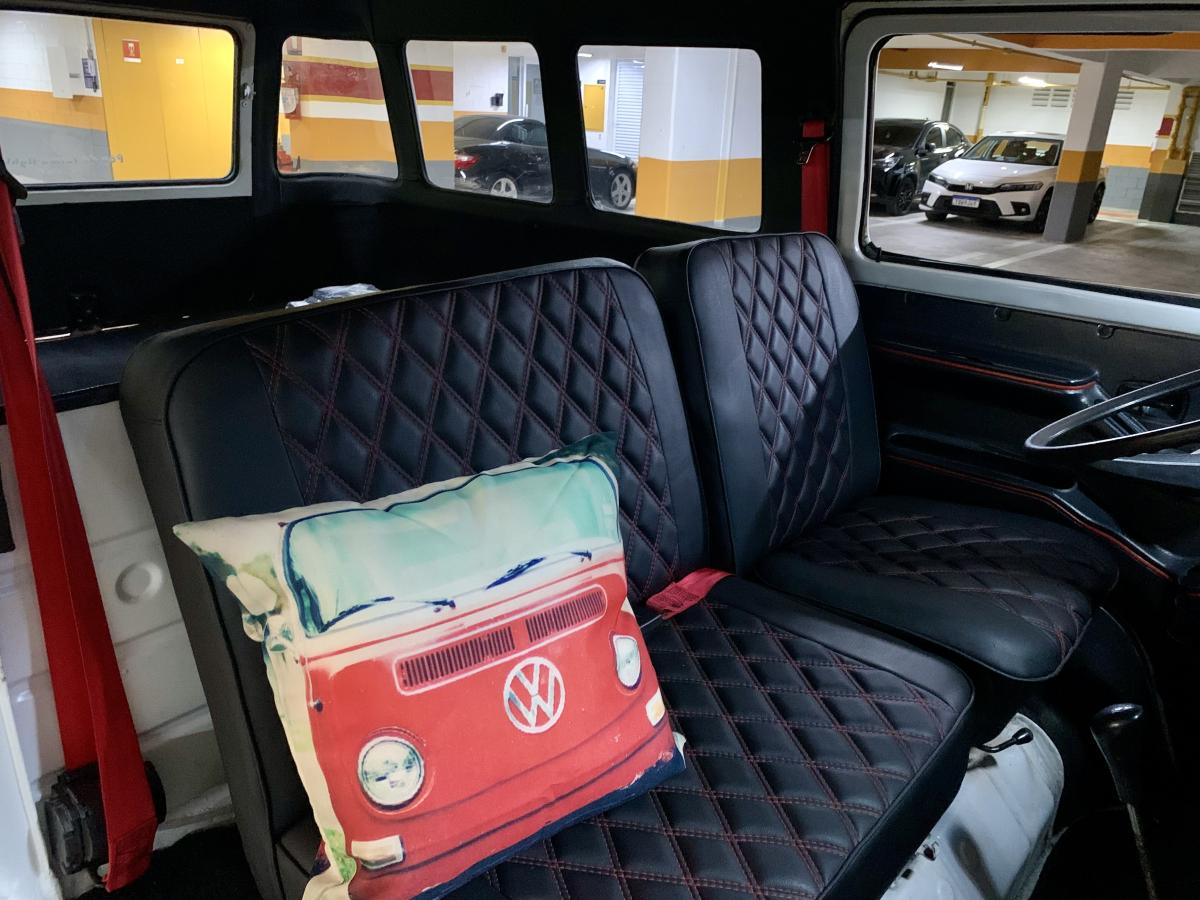 Kombi - Foto #3 do anúncio à venda de Carro clássico