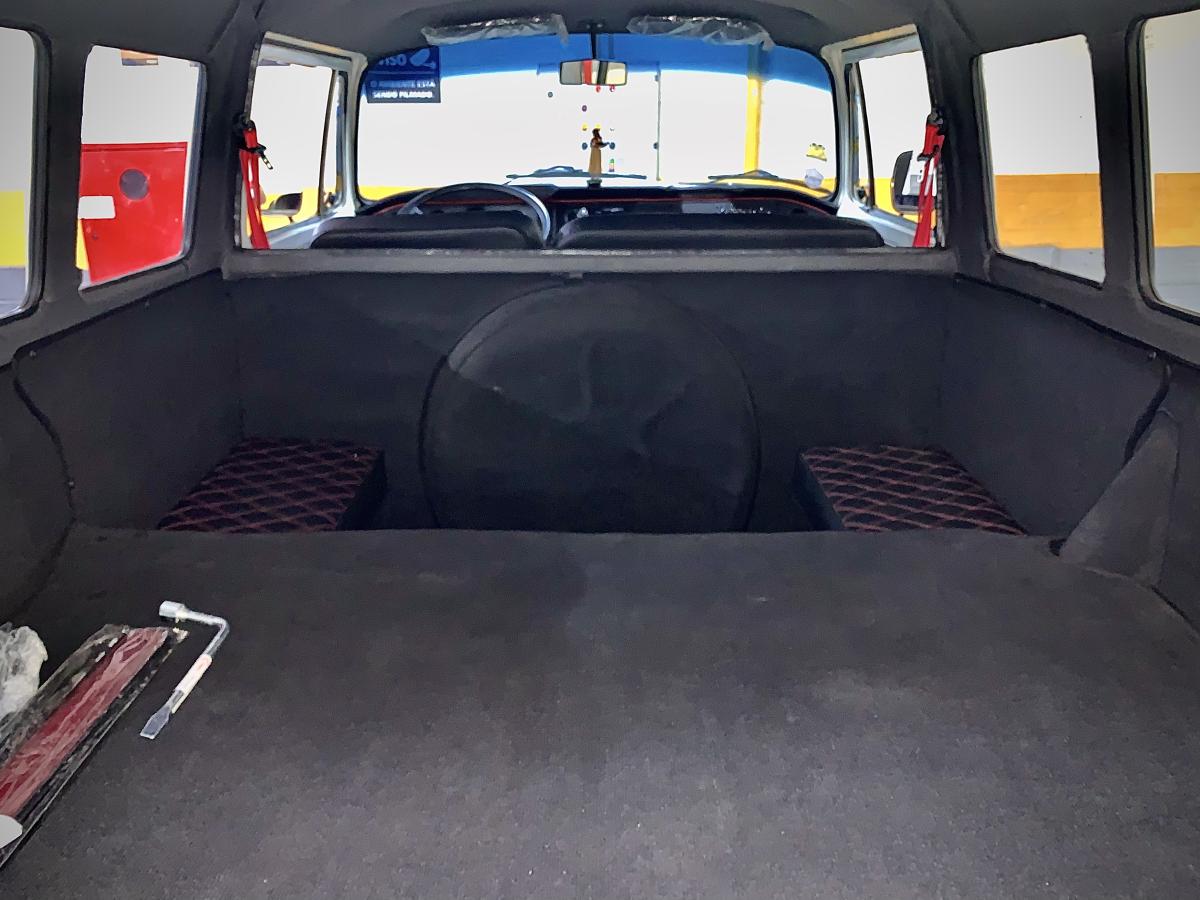 Kombi - Foto #9 do anúncio à venda de Carro clássico