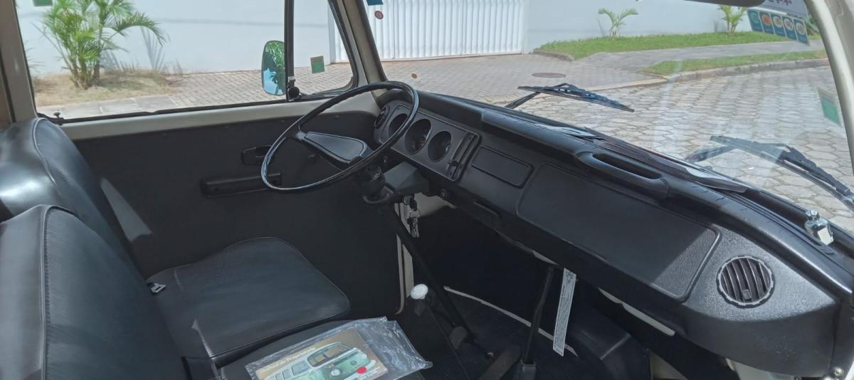 Kombi - Foto #17 do anúncio à venda de Carro clássico