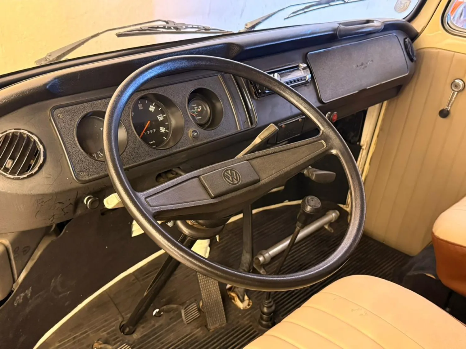 Kombi - Foto #11 do anúncio à venda de Carro clássico
