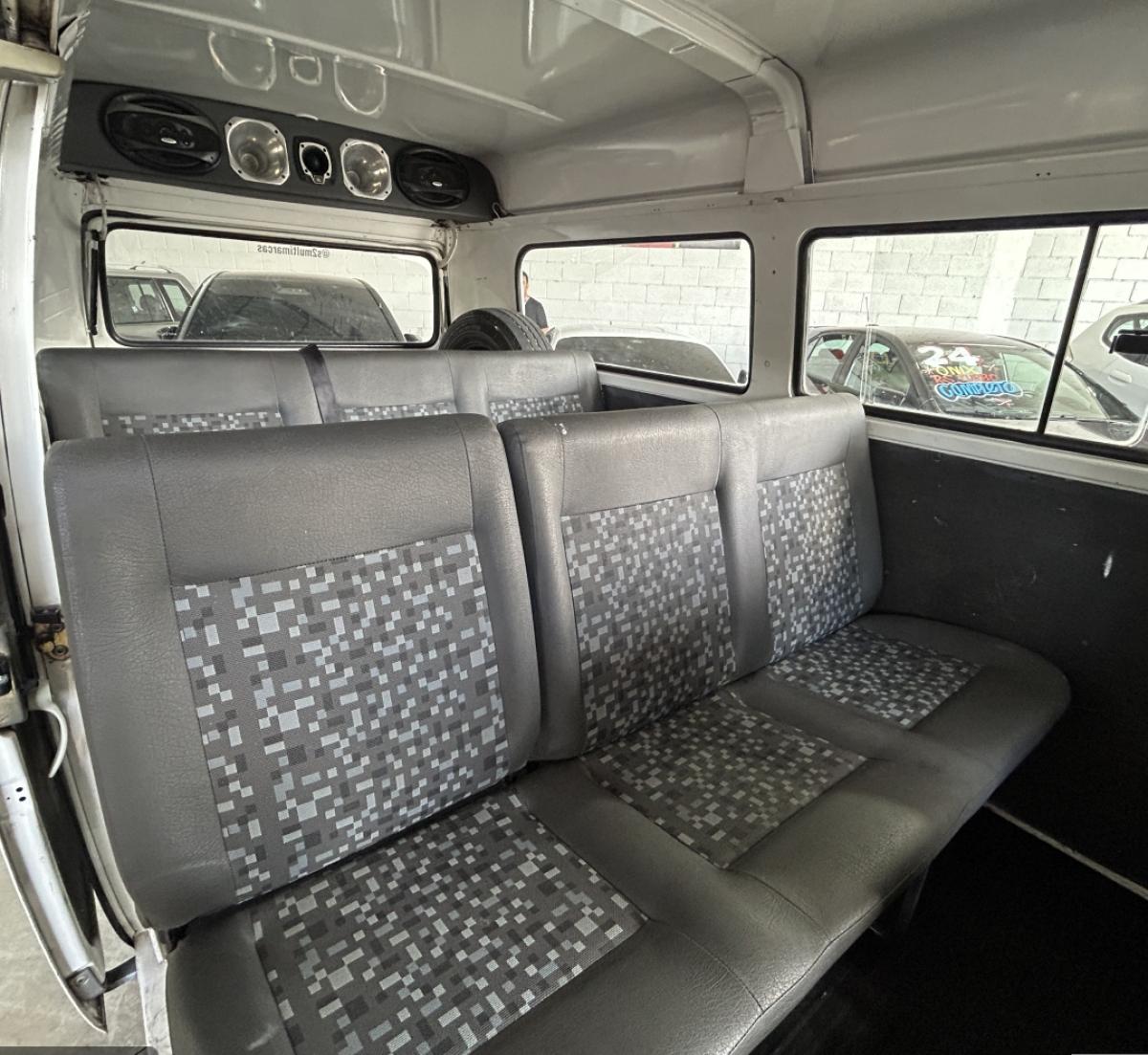 Kombi - Foto #15 do anúncio à venda de Carro clássico