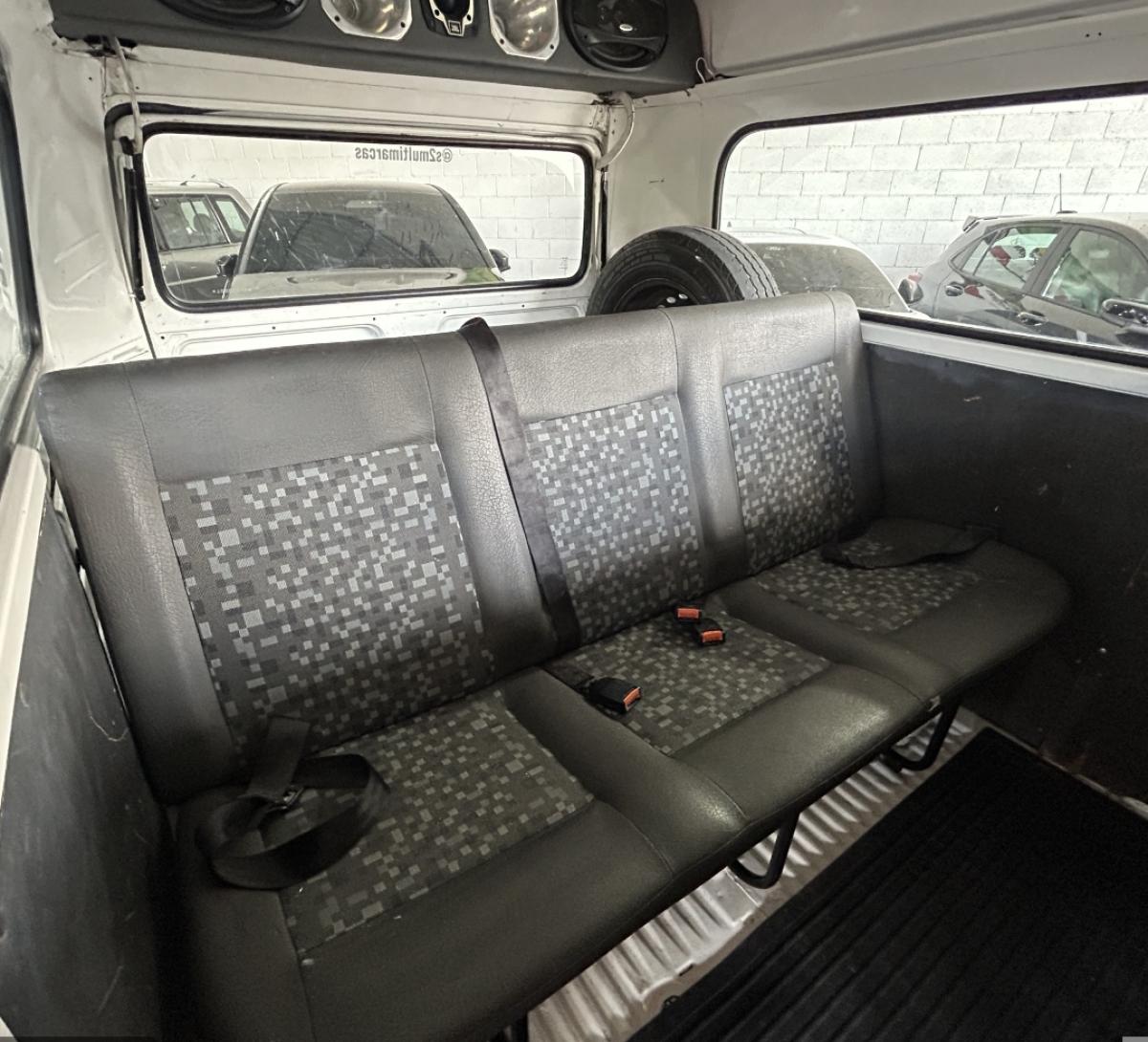 Kombi - Foto #23 do anúncio à venda de Carro clássico