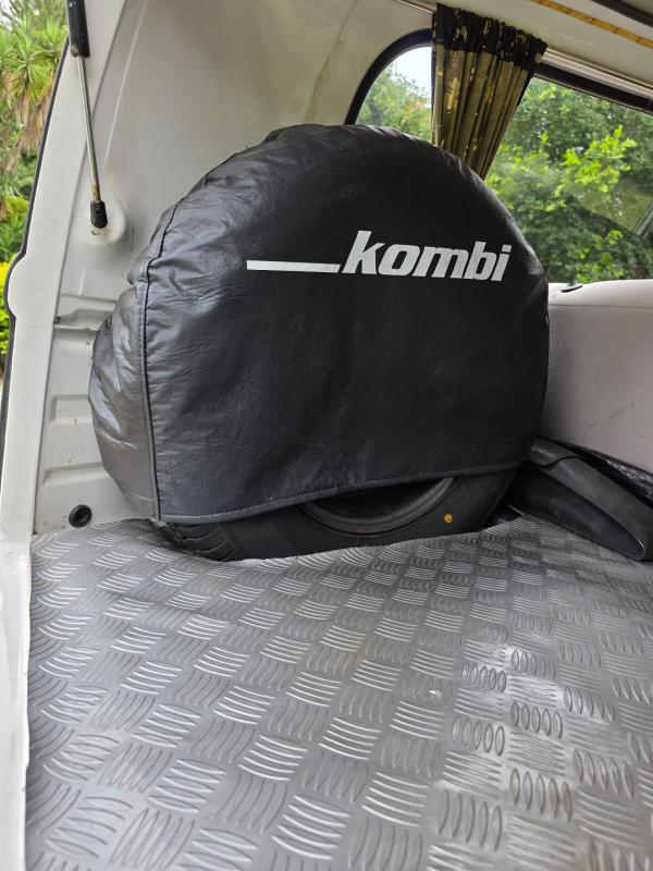 Kombi - Foto #5 do anúncio à venda de Carro clássico