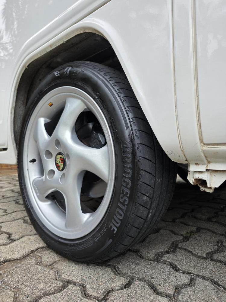Kombi - Foto #10 do anúncio à venda de Carro clássico
