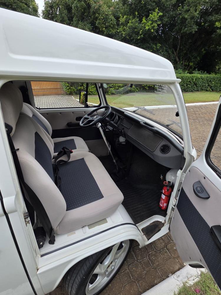 Kombi - Foto #26 do anúncio à venda de Carro clássico
