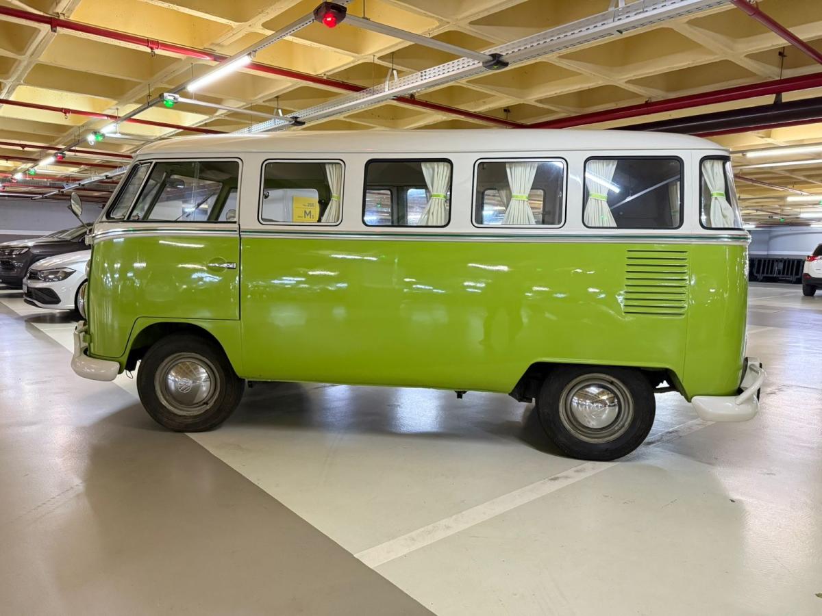 Kombi - Foto #2 do anúncio à venda de Carro clássico
