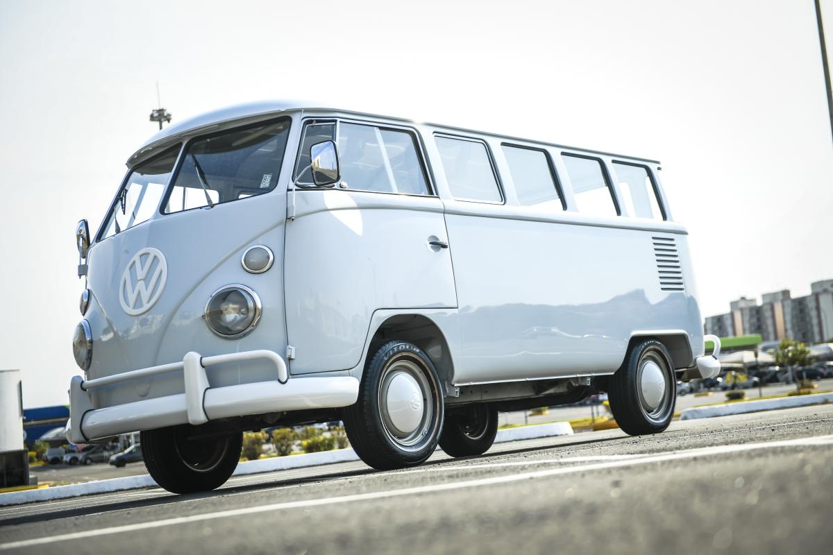 Kombi - Foto #4 do anúncio à venda de Carro clássico