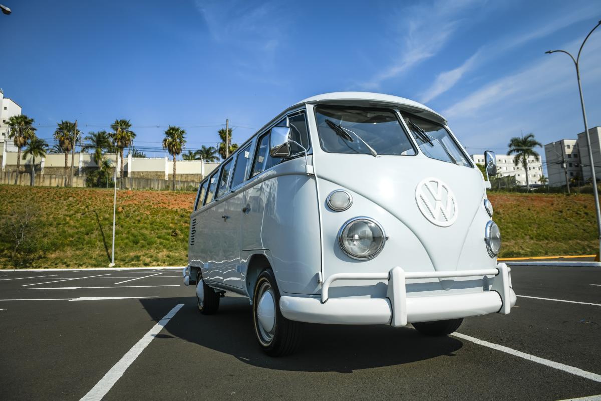 Kombi - Foto #5 do anúncio à venda de Carro clássico
