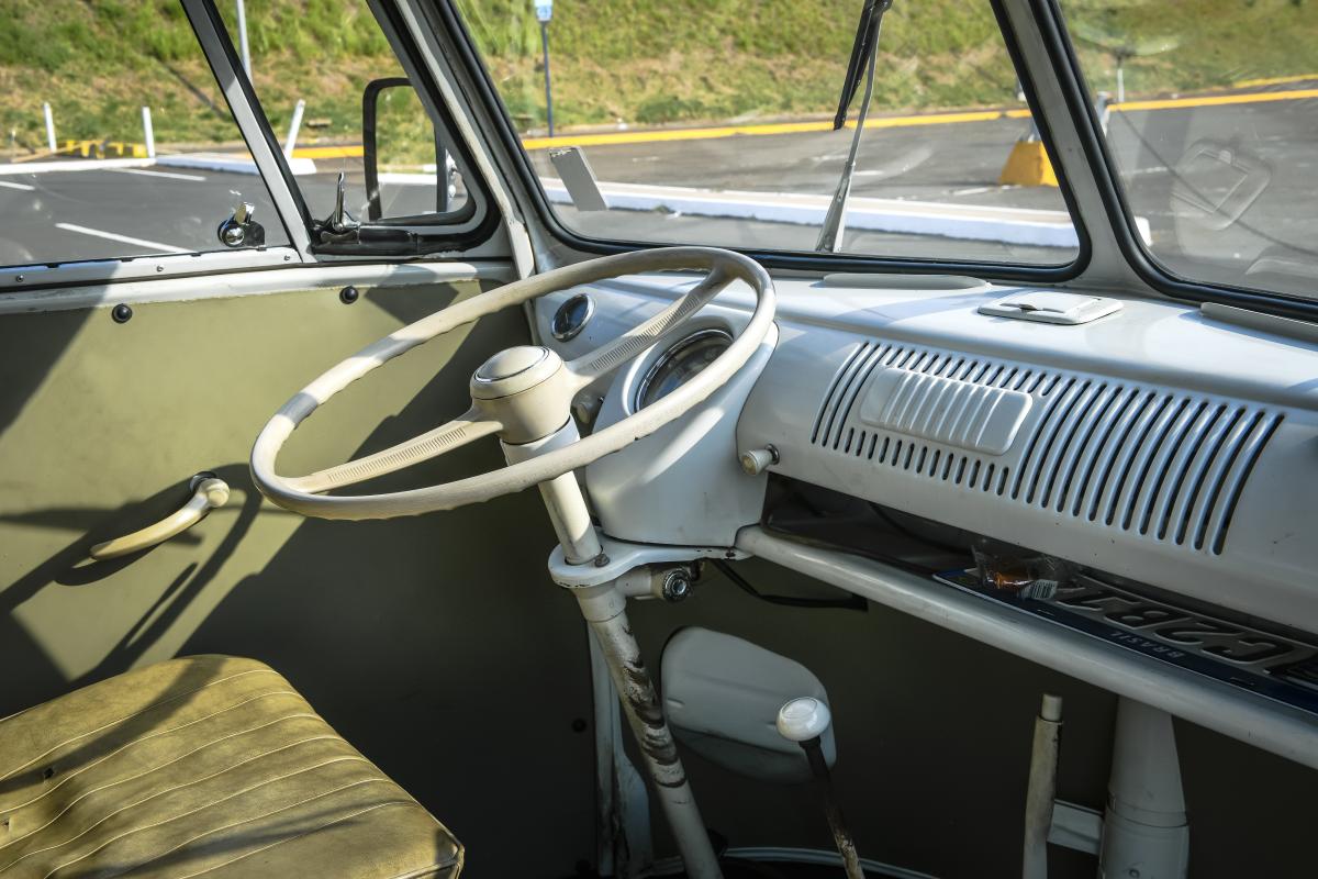 Kombi - Foto #16 do anúncio à venda de Carro clássico