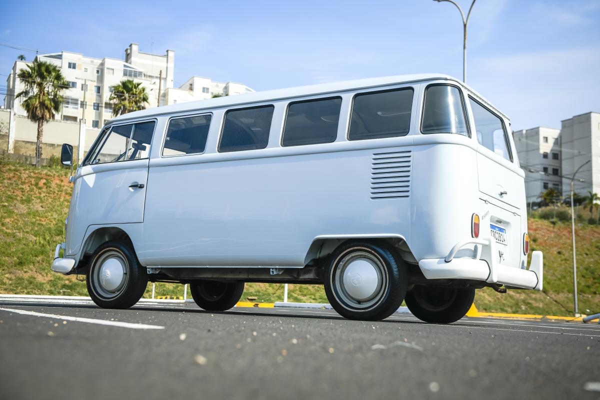 Kombi - Foto #19 do anúncio à venda de Carro clássico