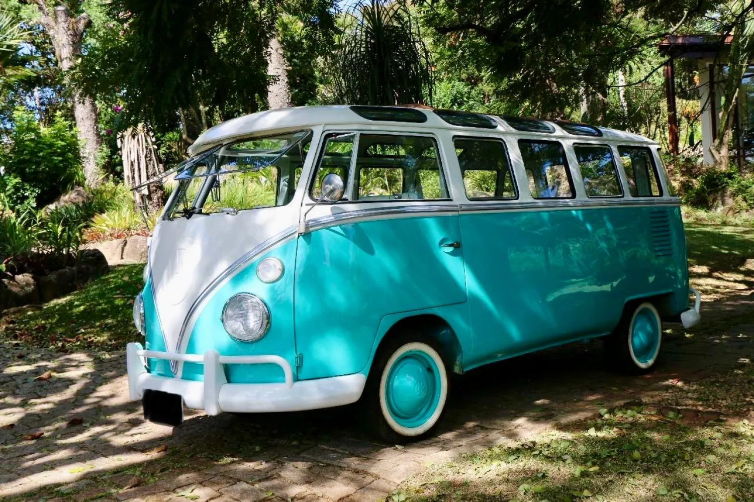 Kombi - Foto #2 do anúncio à venda de Carro clássico
